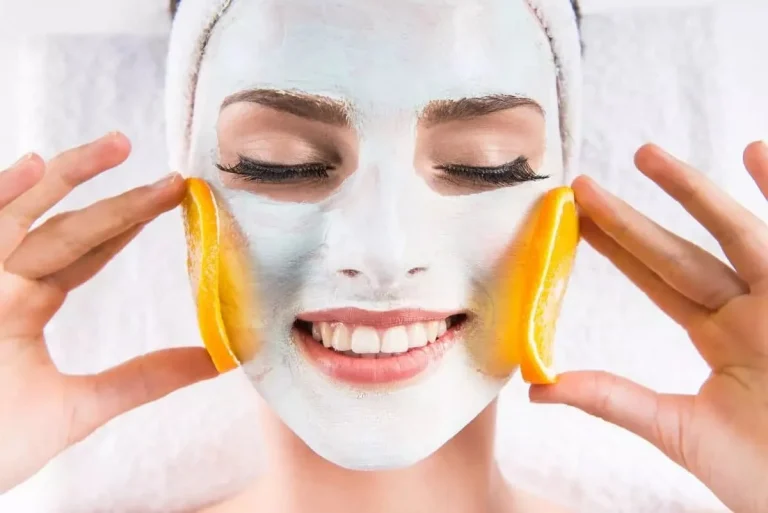تأثیر استفاده از مواد طبیعی برای پاکسازی صورت بر روی تولید چربی پوست