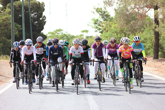 دختر رکابزن : دوچرخه‌سواری زنان رو به نابودی است/ فقط ۳ نفر در قهرمانی کشور شرکت کردند
