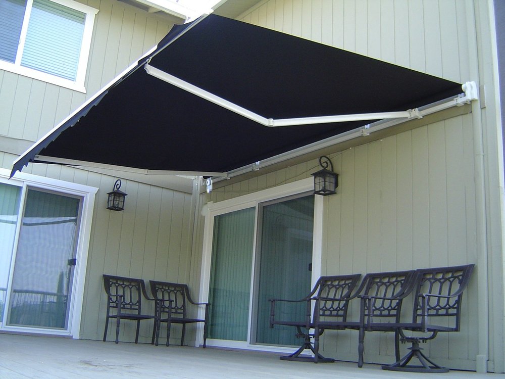 Factors affecting the price of full box electric awnings