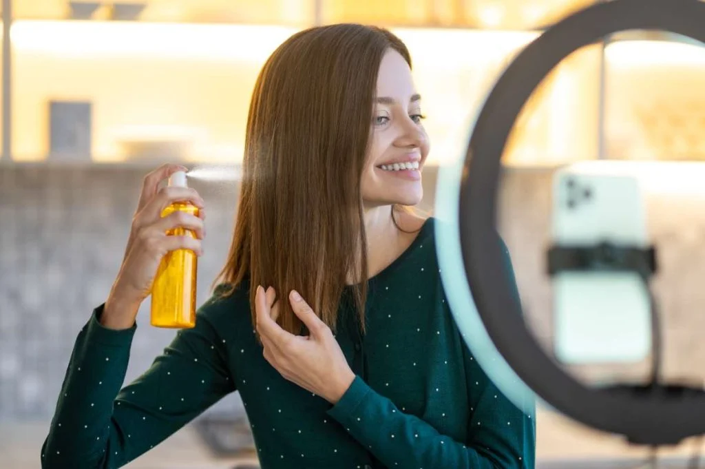 The correct way to use biphasic hair spray