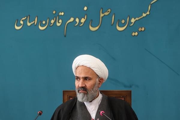 پژمان‌فر: زنان شاغل حق عائله‌مندی دریافت کنند