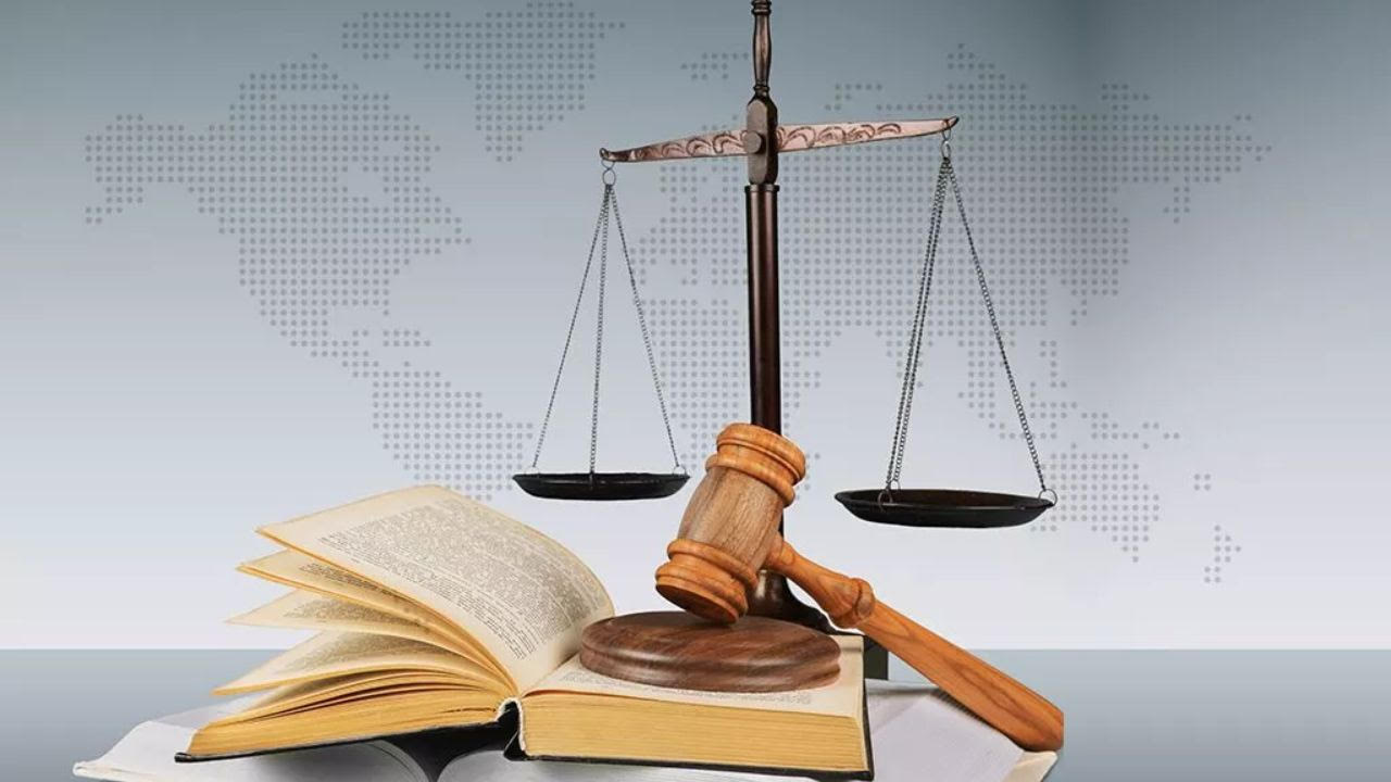 چرا انتخاب منابع درست، کلید موفقیت در آزمون ارشد حقوق است؟